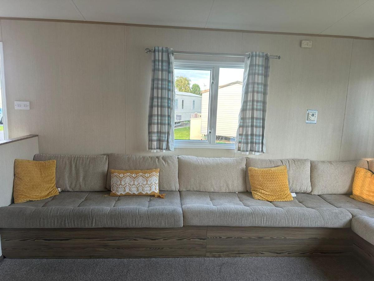 2Br-Sleeps6-Wifi-Freeparking-Holidaypark クラクトン・オン・シー エクステリア 写真